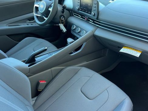 New 2026 Hyundai Elantra SE FWD image 14