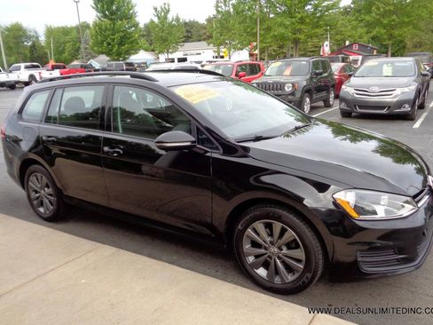 Used 2017 Volkswagen Golf S AWD/4WD image 2