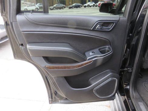 Used 2020 Chevrolet Tahoe LT image 32