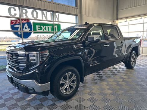 Used 2024 GMC Sierra 1500 SLT image 3