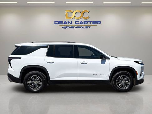 Used 2024 Chevrolet Traverse LT AWD/4WD image 6