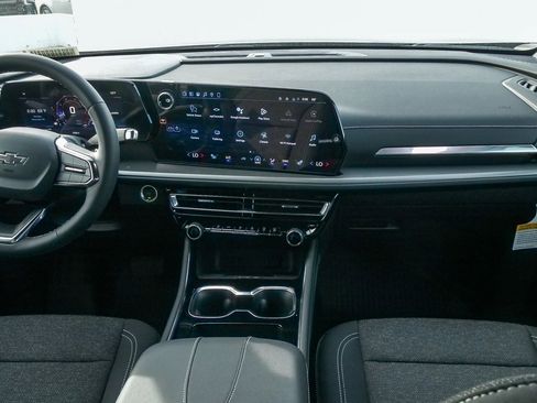 New 2026 Chevrolet Traverse LT w/ Midnight/Sport Edition image 9