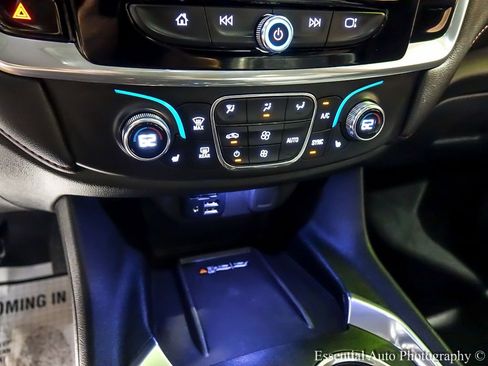 Used 2022 Chevrolet Traverse RS image 31