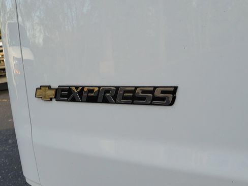 Used 2023 Chevrolet Express 2500 w/ Driver Convenience Package image 6