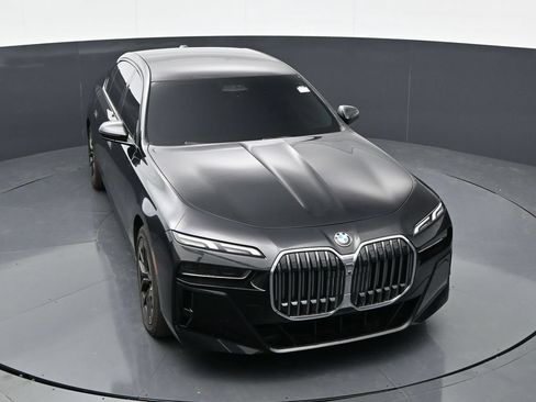 Used 2023 BMW 760i xDrive AWD/4WD image 37