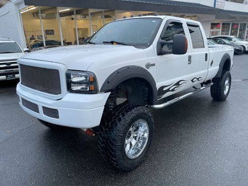 Used 2005 Ford F250 Lariat image 1