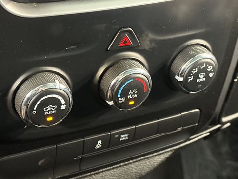 Used 2021 RAM 1500 Classic SLT AWD/4WD image 22