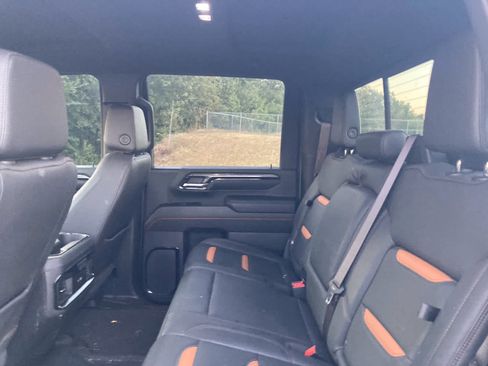 Used 2024 GMC Sierra 2500 AT4 w/ Technology Package AWD/4WD image 5