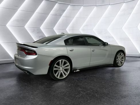 Used 2023 Dodge Charger SXT image 4
