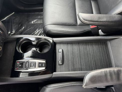 Used 2016 Honda Pilot Touring image 16