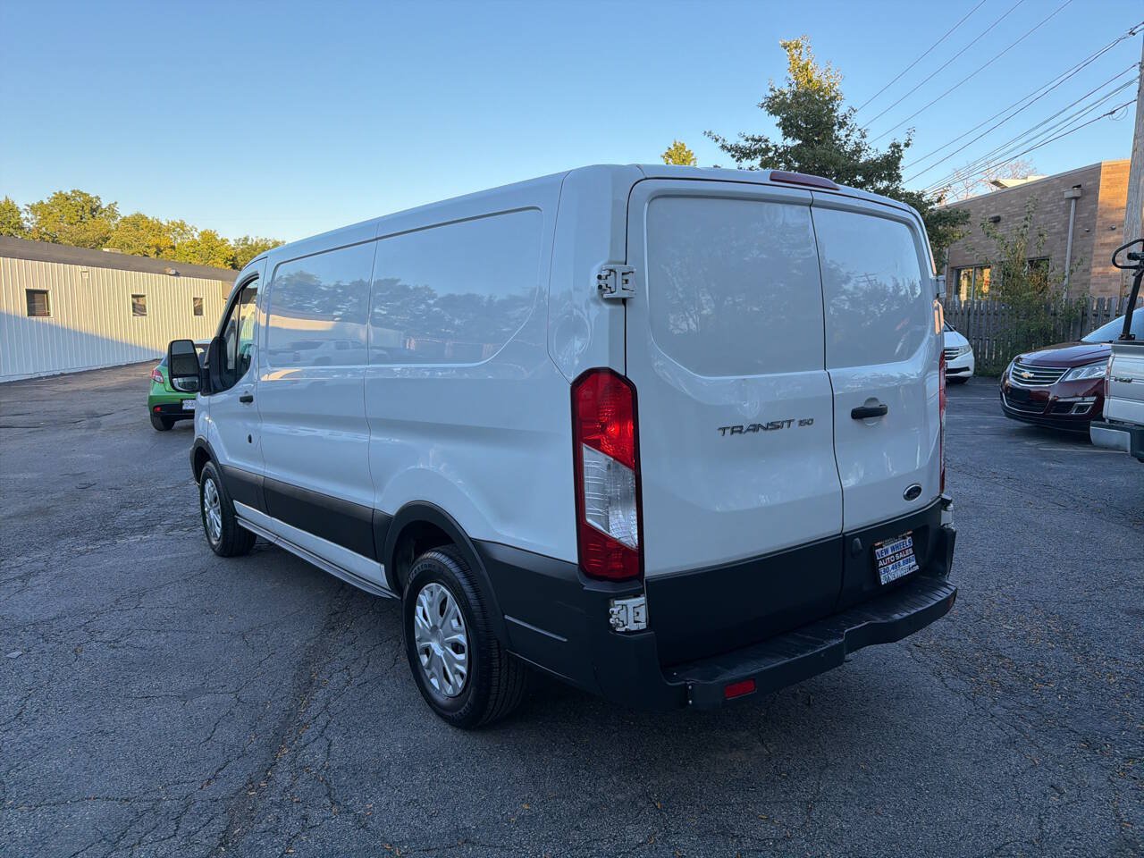 Used 2016 Ford Transit 150 130 Low Roof RWD image 4