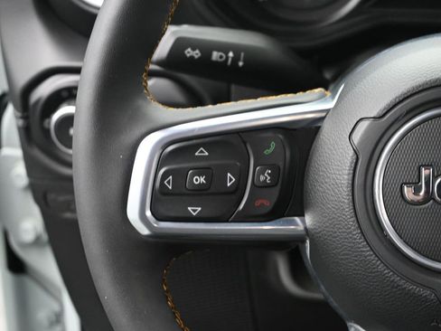 Used 2024 Jeep Wrangler Sahara image 29