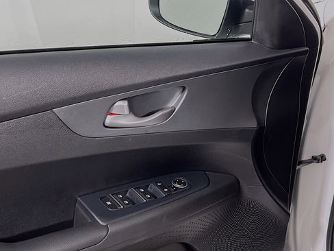 Used 2020 Kia Forte LXS image 17