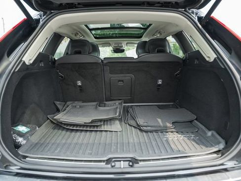 Certified 2023 Volvo XC60 B5 Plus w/ Climate Package AWD/4WD image 10