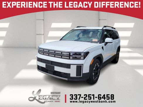 Used 2025 Hyundai Santa Fe SEL image 1