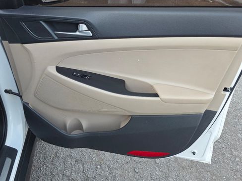 Used 2016 Hyundai Tucson Limited w/ Option Group 03 image 18