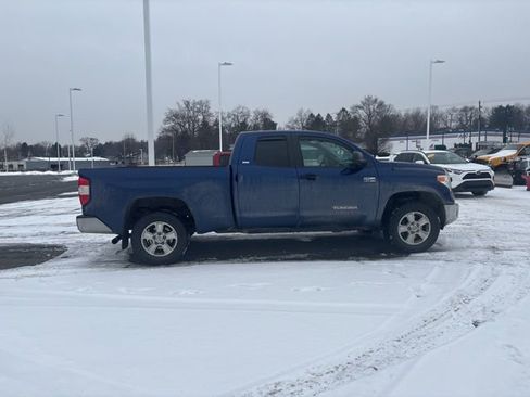 Used 2015 Toyota Tundra SR5 image 6
