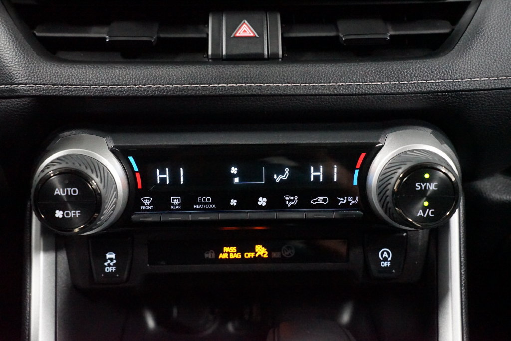 Certified 2025 Toyota RAV4 XLE FWD image 20