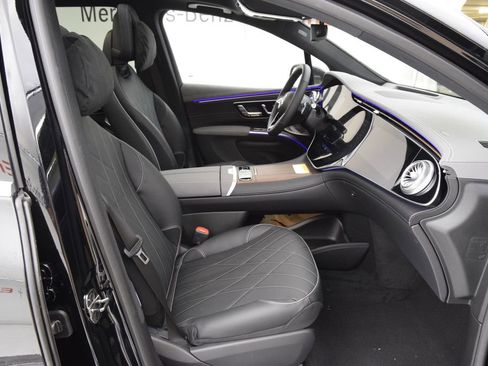 New 2026 Mercedes-Benz EQS 550 4MATIC SUV image 16