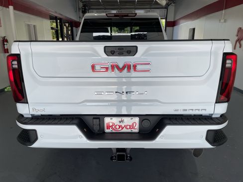 New 2026 GMC Sierra 2500 Denali w/ Denali Reserve Package AWD/4WD image 5