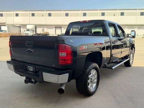 Used 2011 Chevrolet Silverado 2500 LT w/ Interior Plus Package RWD image 9