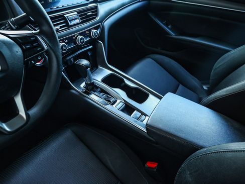 Used 2019 Honda Accord LX image 25