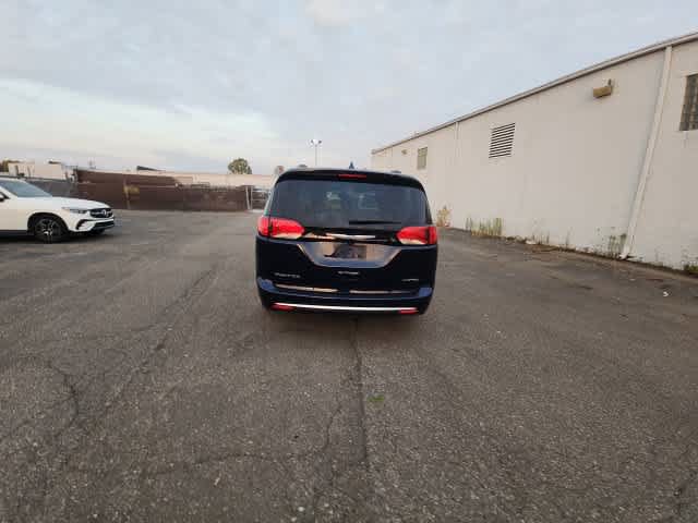 Used 2020 Chrysler Pacifica Limited FWD image 21