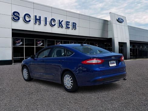Used 2015 Ford Fusion SE FWD image 3