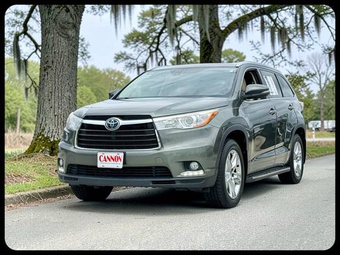 Used 2016 Toyota Highlander Limited Platinum FWD image 2