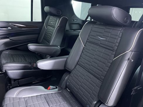 Used 2021 Cadillac Escalade ESV Sport Platinum w/ Heavy-Duty Trailer Package image 15