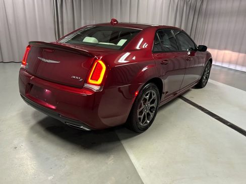 Used 2018 Chrysler 300 S w/ 300S Premium Group image 7