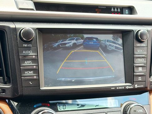 Used 2017 Toyota RAV4 Limited FWD image 12