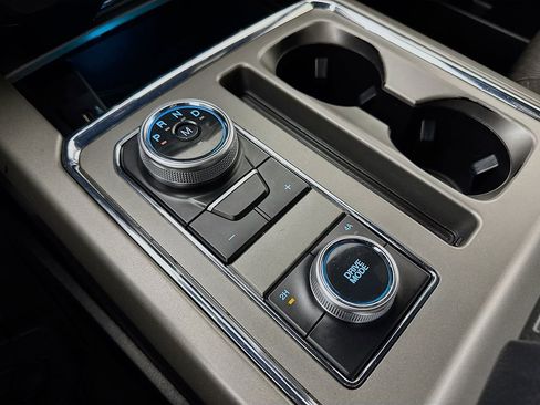 Used 2018 Ford Expedition XLT w/ Cargo Package image 16