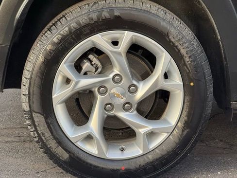 Used 2024 Chevrolet Trax LS w/ LS Convenience Package image 8