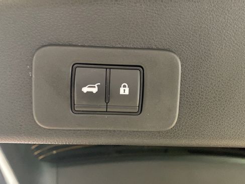 Used 2025 Nissan Murano SV AWD/4WD image 25
