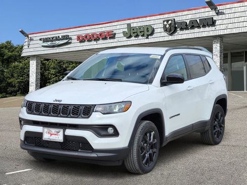 New 2026 Jeep Compass Latitude image 2