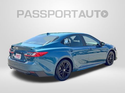Used 2025 Toyota Camry SE FWD image 8