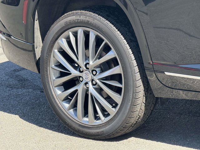 Used 2025 Buick Enclave Avenir w/ Super Cruise Package FWD image 8
