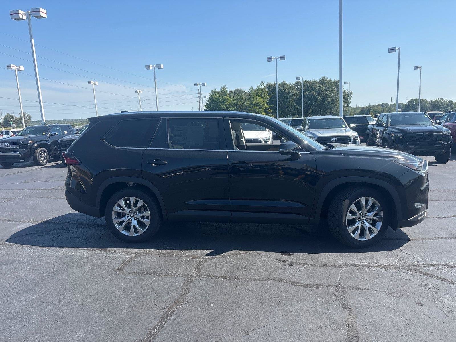 Used 2026 Toyota Grand Highlander AWD image 11