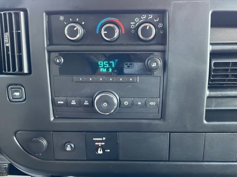 Used 2014 GMC Savana 2500 image 11