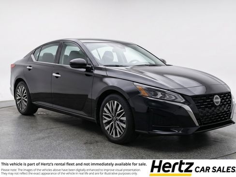 Used 2025 Nissan Altima 2.5 SV FWD image 1