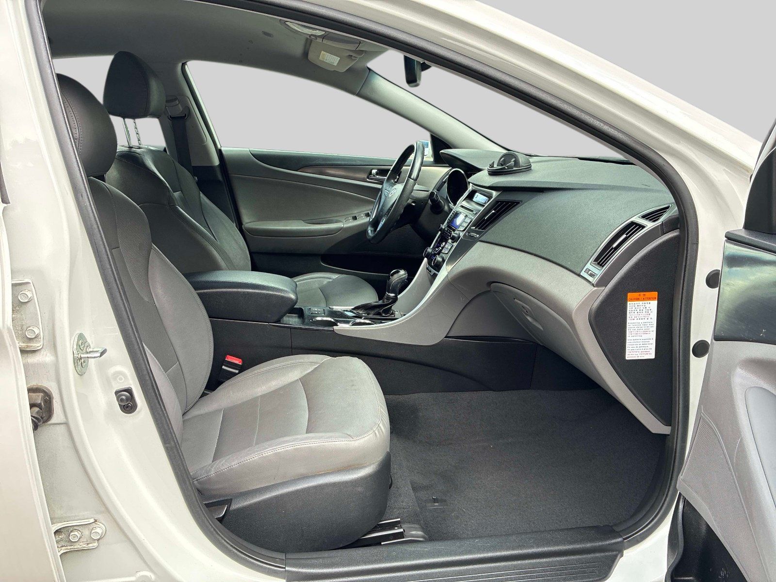 Used 2012 Hyundai Sonata Hybrid w/ Leather Pkg FWD image 9