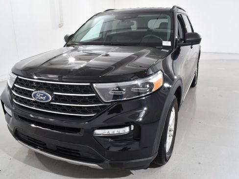 Used 2023 Ford Explorer XLT w/ Equipment Group 202A image 2