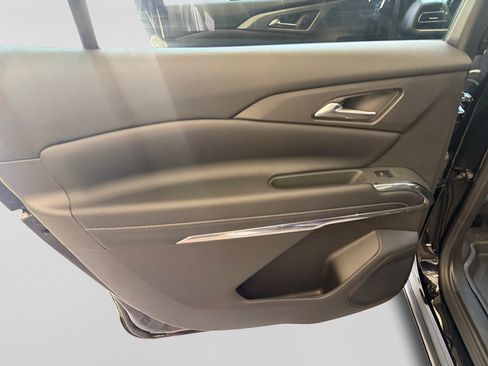 New 2027 Chevrolet Traverse LT w/ LPO, Floor Liner Package FWD image 20