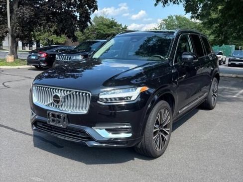 Used 2024 Volvo XC90 T8 Plus AWD/4WD image 2