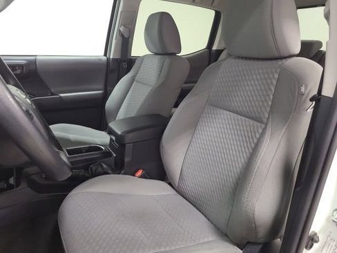 Used 2022 Toyota Tacoma SR AWD/4WD image 20