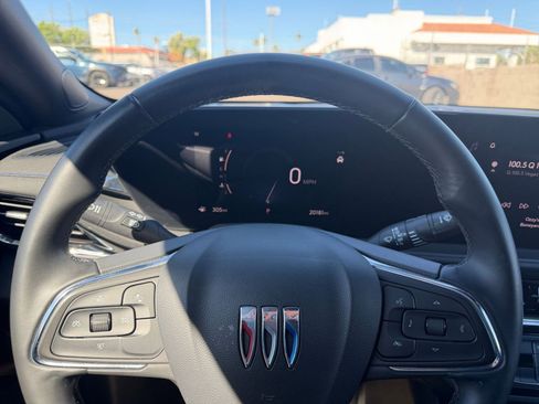 Used 2025 Buick Envista Sport Touring image 27