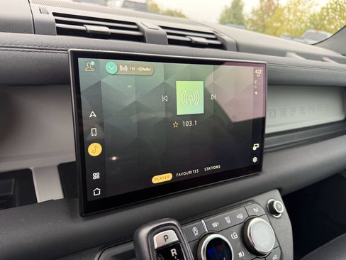 Used 2022 Land Rover Defender 90 X-Dynamic SE image 15