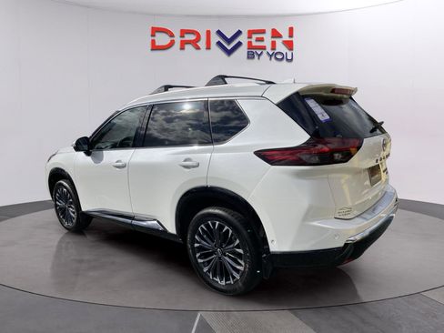 New 2026 Nissan Rogue Platinum w/ Platinum Premium Package image 3