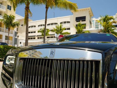 Used 2016 Rolls-Royce Dawn image 35